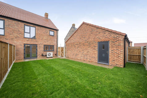 Walpole Crescent, Cringleford, Norwich, NR4 photo 4