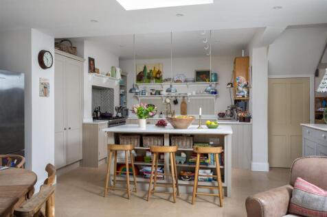 15 - 4 Victoria Road - GL7 1EN - Web.jpg