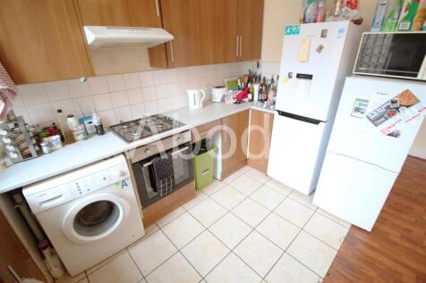 Moorland Avenue, Hyde Park, Leeds photo 3