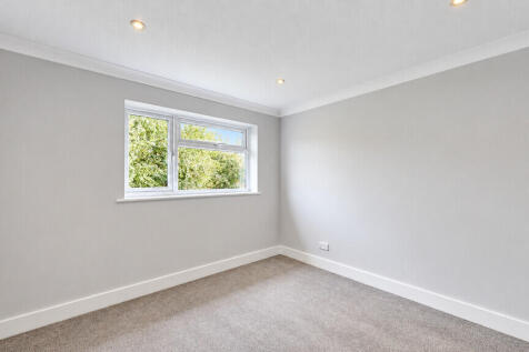 Coombe Hill Crescent, Thame photo 5