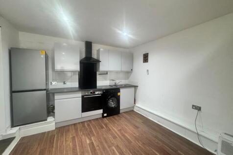 Hillcross Avenue, Morden, SM4 4AY photo 3