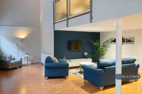 Open Plan Living Room/Kitchen