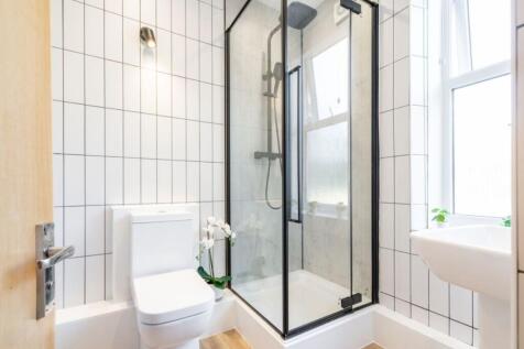 269JRF2 - Bathroom
