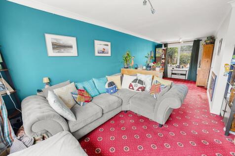 Lounge /Dining Room
