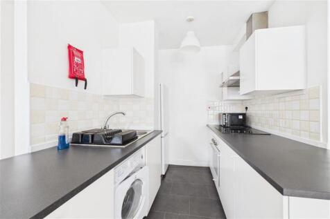 3-bed flat on Forsyth Road, Newcastle Upon Tyne, £1,820/mo