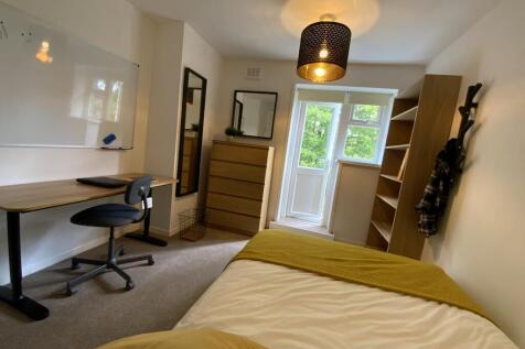 14 Tachbrook Court, Leamington Spa photo 5