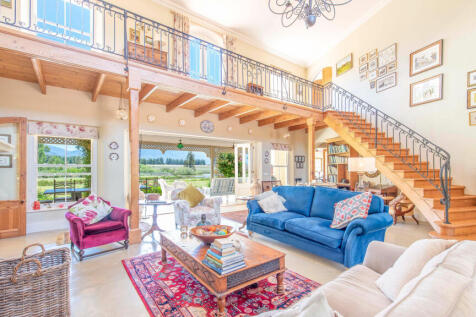 ORIGAN PINE STAIRS TO THE BEDROOMS