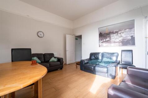6-bed house on 261 Crookesmoor Road, Sheffield, £2,912/mo