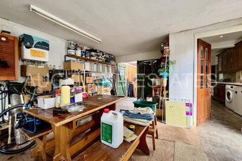 IMG_6558-17574335...