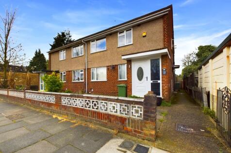 CAM03418G0-PR0039-STILL011