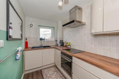 KITCHEN/DINER AND LOUNGE