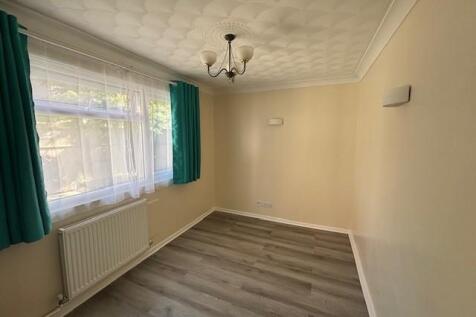 24 Bardsley Drive study bed 3.jpg