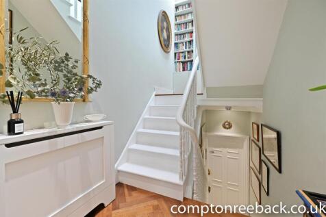 CR - w  Edbroke Road - Hallway3 (1).jpg