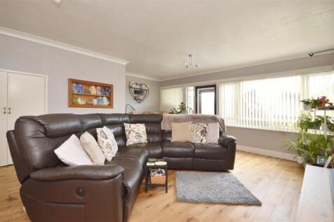 Sitting / Dining Room
