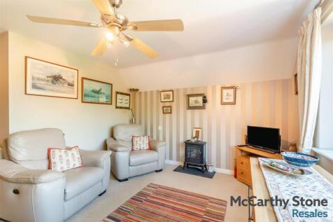 8690709-interior13.jpg