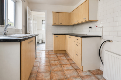 Warrington Road, Widnes, Cheshire, WA8 0AT photo 4
