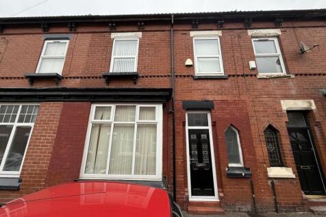 3-bed house on Cedar Grove, Fallowfield, £145pppw, £628/mo