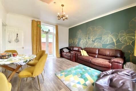 Bramleys Estate Agents - Spaines Road - Fartown (8