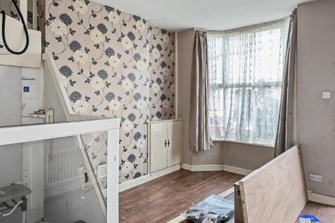 47 Walsall Road, Darlaston, West Midlands, WS10 9JS