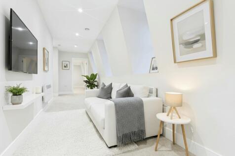 Luxury New-Build Apartment to Let