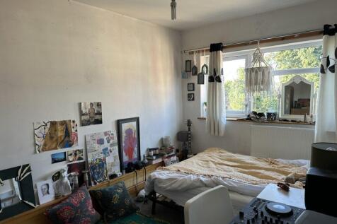 Willow Bank Court - Fallowfield - £185 PPPW photo 3