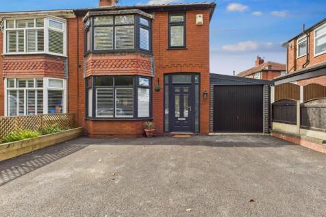 CAM03729G0-PR0138-STILL001