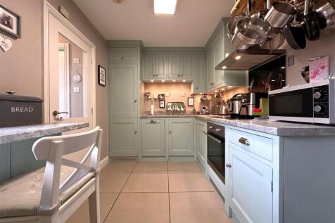 Bespoke Dining Kitchen 390