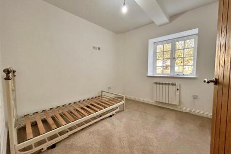 Spitalgate Lane , Cirencester photo 4