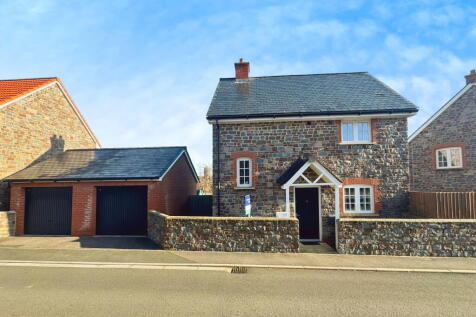 Minehead, TA24 - property photo