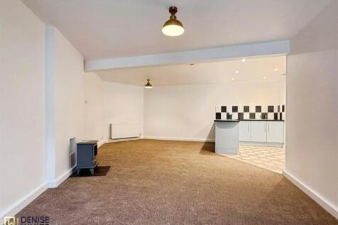 Open Plan Living Room / Kitchen