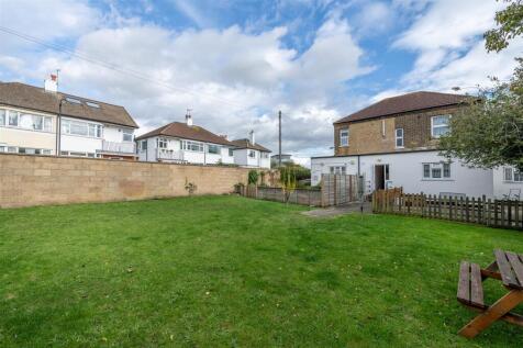 Handsworth Ave, E4