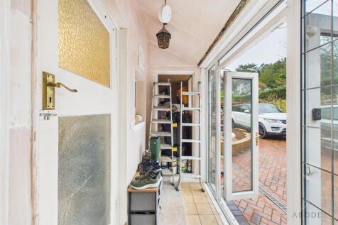 CAM01882G0-PR0269-STILL032.jpg