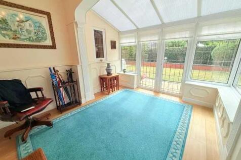 ENTRANCE PORCH