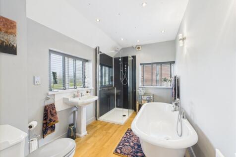 bath &amp; shower room