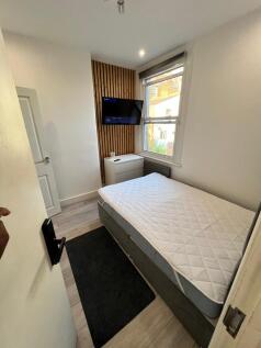 Minet Gardens, Brent, London photo 3