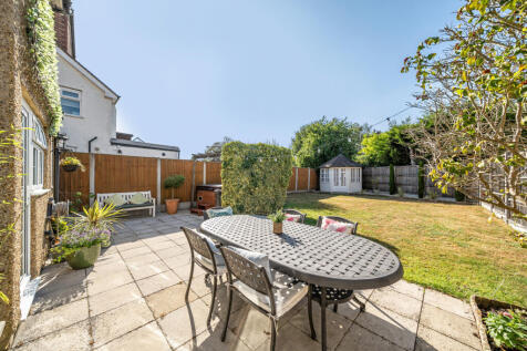 1320537-4-686d4a3...