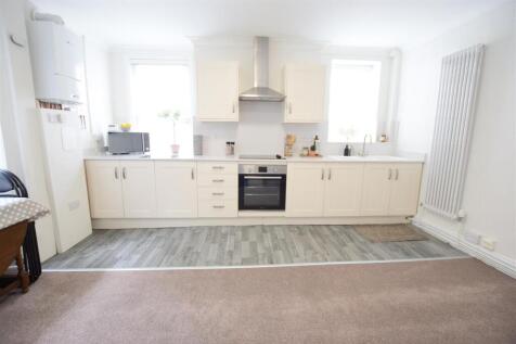 Bank Street - Student House - Available Now photo 4