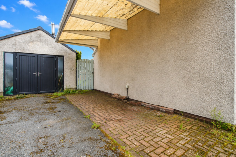 Carport &amp; Garage
