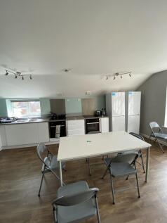 6 Bed Apartment