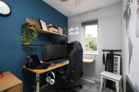 36 Roberston Drive 28.JPG