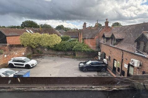 Bishops Waltham  photo 3