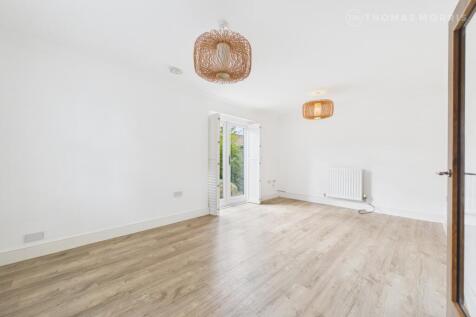 Frankel Way, Biggleswade, Bedfordshire, SG18 photo 3