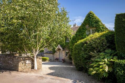 6 - Church Cottage - GL7 5HX - Web.jpg