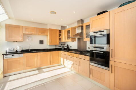 Hythe, CT21 - property photo