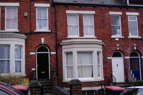 8-bed house on Ash Grove, Hyde Park, Leeds, £4,437/mo
