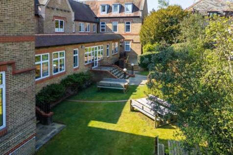 Gladstone Place St Albans  5.jpeg