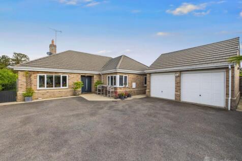 Front of House- Mark Stephens EweMove Newmarket an