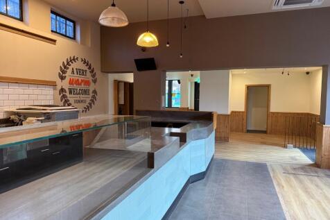Retail Property (high street) to rent Image 3
