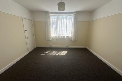 Coles Avenue, Hamworthy – Garden apartment photo 3