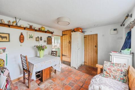 Entrance Hall / Dining Room